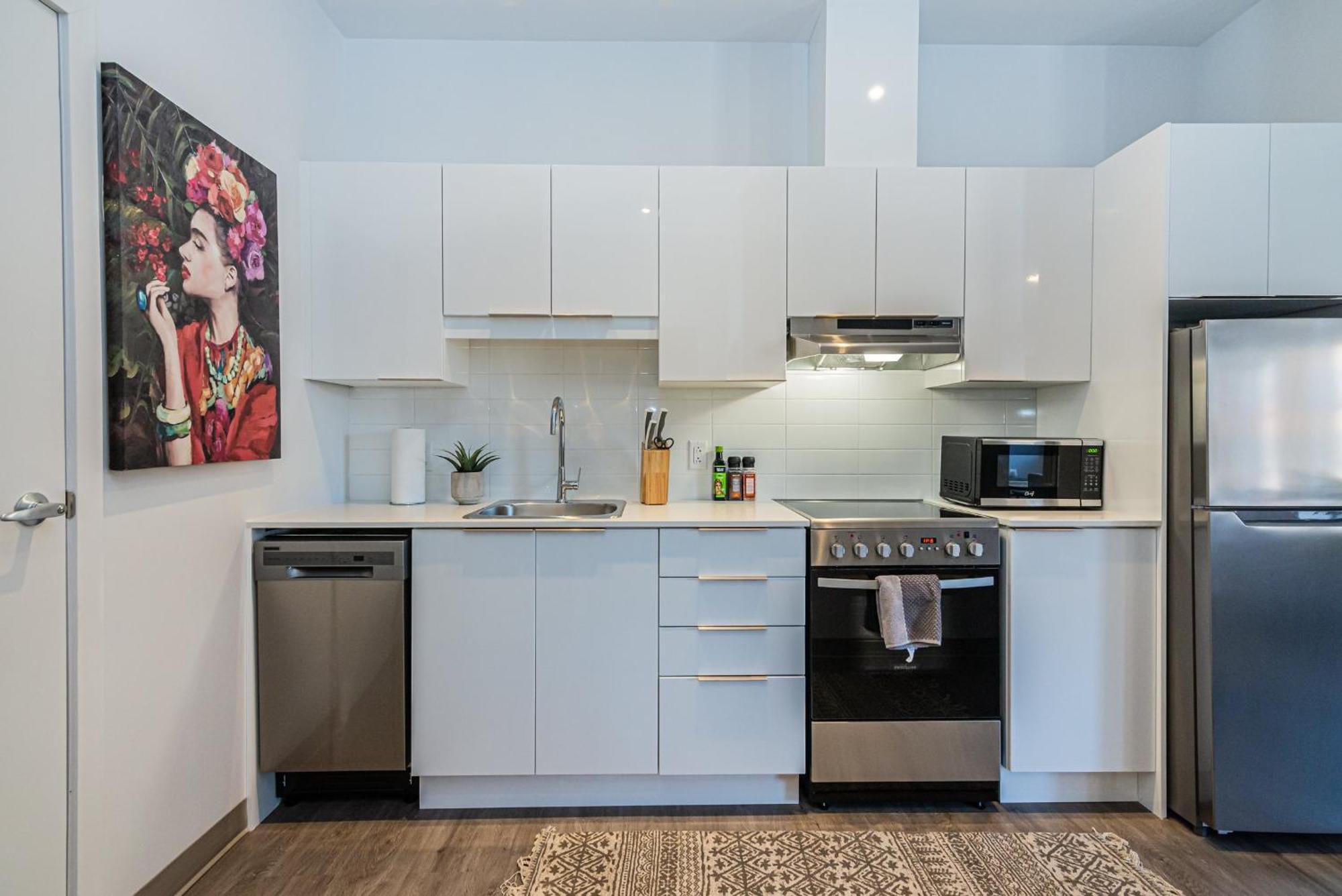 Wonderful New Studio Close To Mount Royal By Den Stays Montreal Bilik gambar