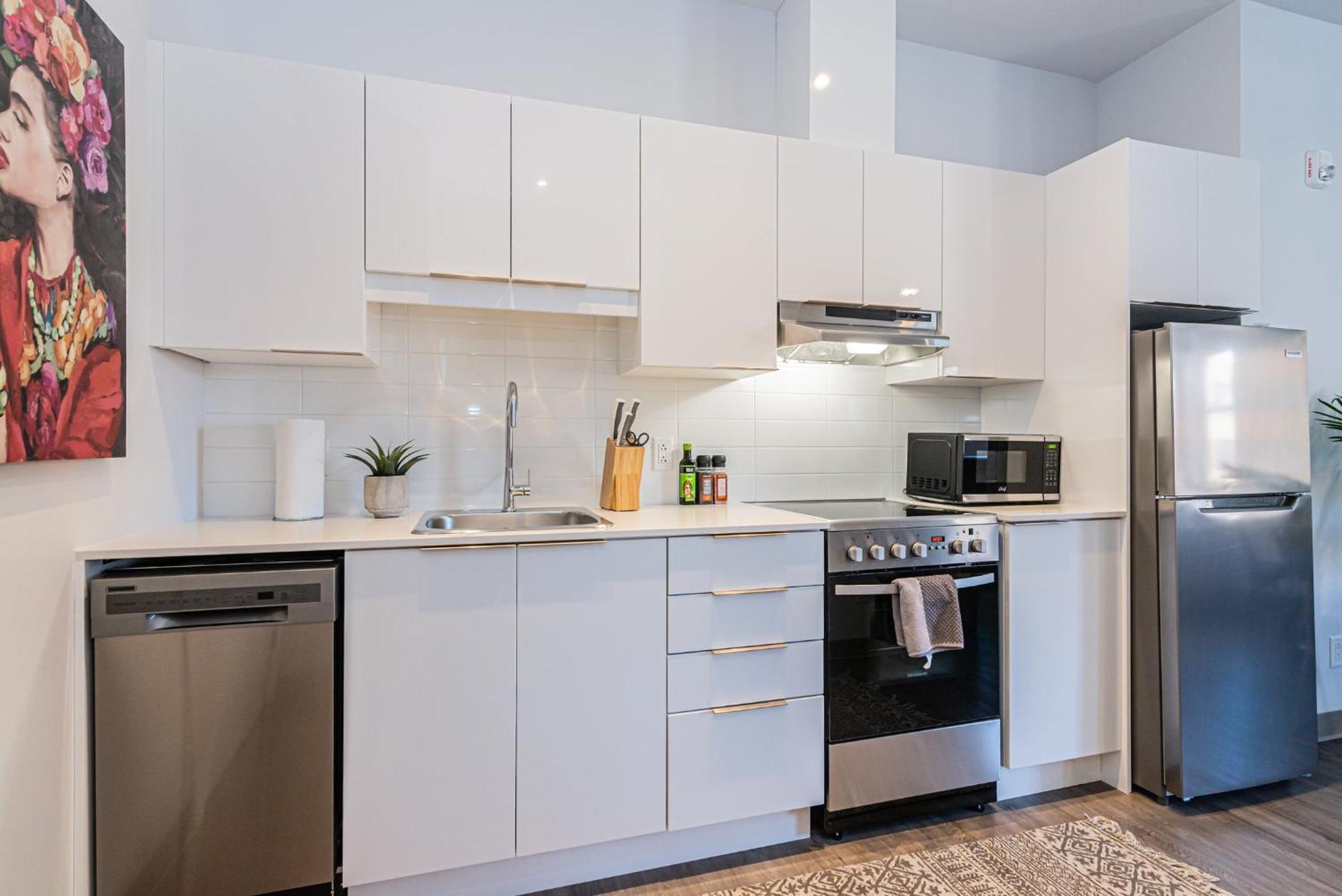 Wonderful New Studio Close To Mount Royal By Den Stays Montreal Bilik gambar