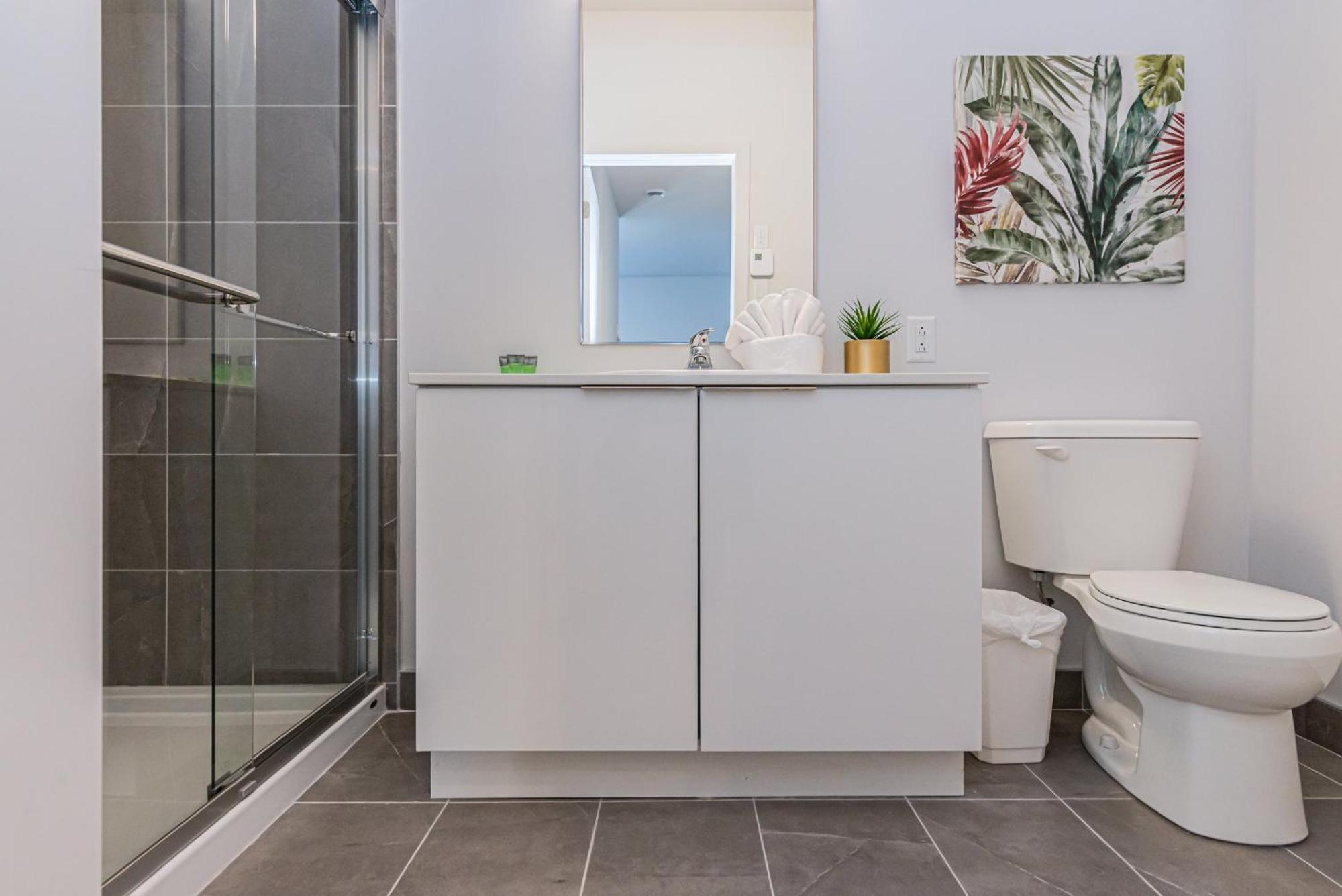 Wonderful New Studio Close To Mount Royal By Den Stays Montreal Bilik gambar