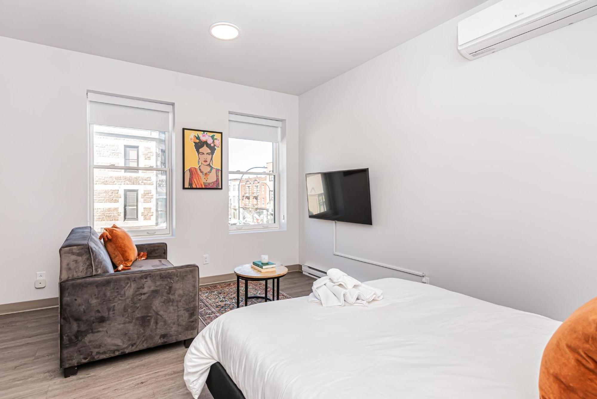 Wonderful New Studio Close To Mount Royal By Den Stays Montreal Bilik gambar