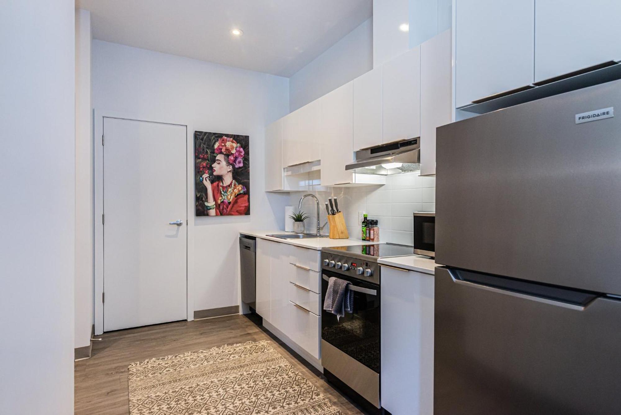 Wonderful New Studio Close To Mount Royal By Den Stays Montreal Bilik gambar