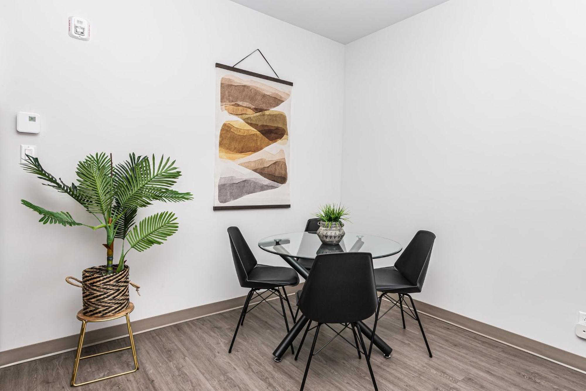 Wonderful New Studio Close To Mount Royal By Den Stays Montreal Bilik gambar